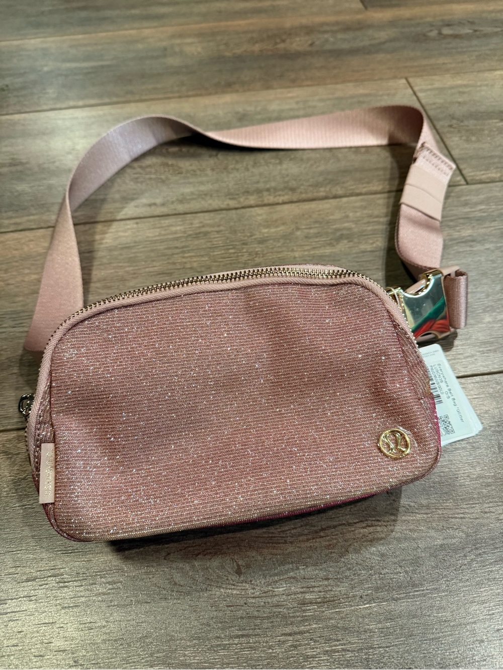 New with tags Lululemon Everywhere Belt Bag *Glitter in a pretty pink/rose gold - Picture 5 of 5
